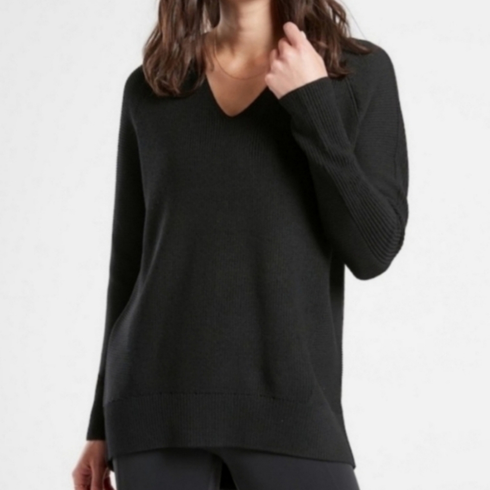 Athleta Hanover Black V Neck Ribbed Knit Merino Wool Oversized Sweater